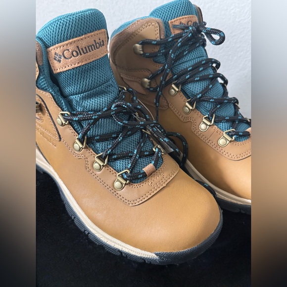 New condition Columbia Women’s Newton Ridge Plus Waterproof Hiking boot,size 8.5 - Picture 9 of 10